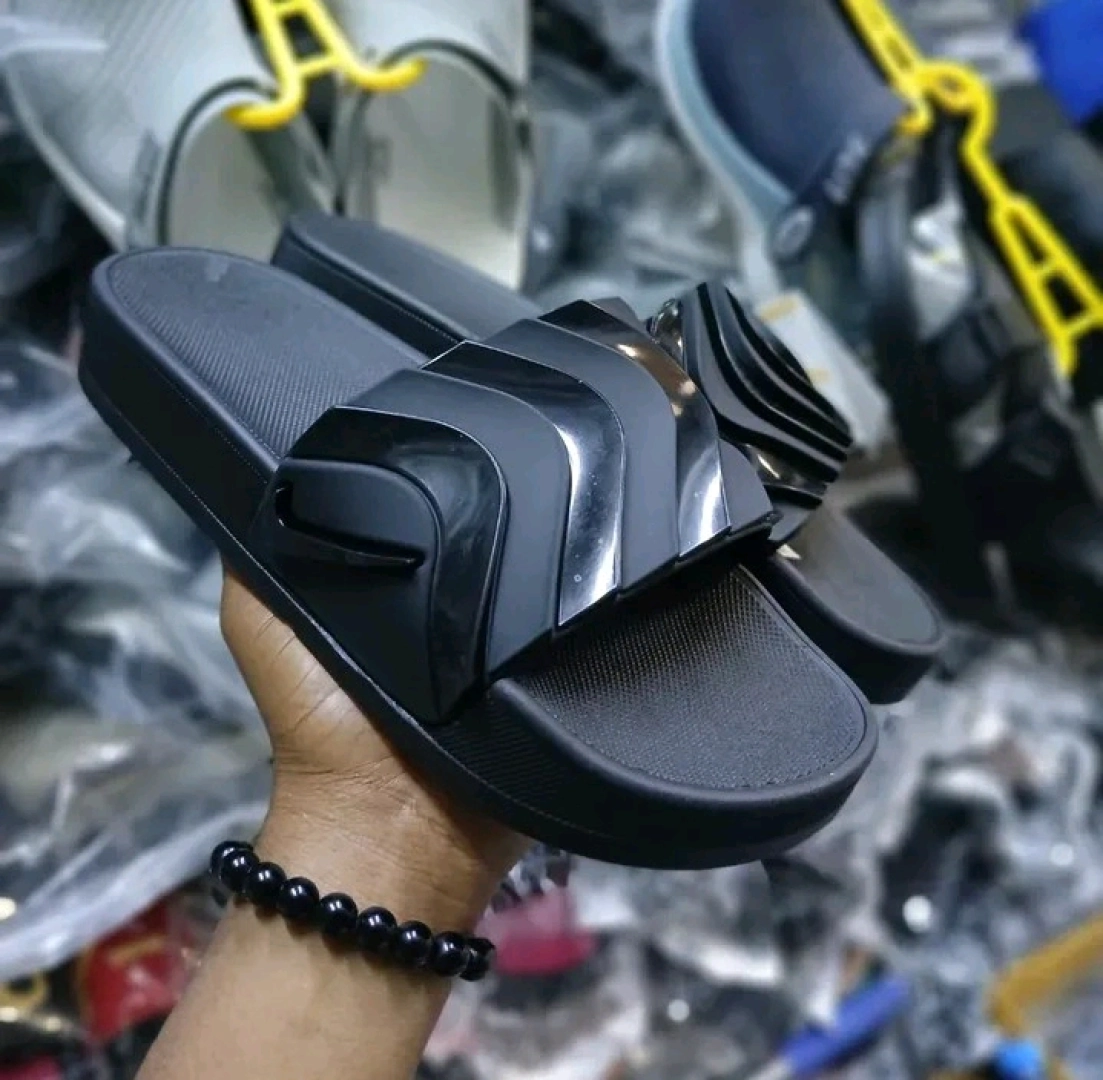 Good Quality Black and White Platform Slide Sandals thumbnail 2
