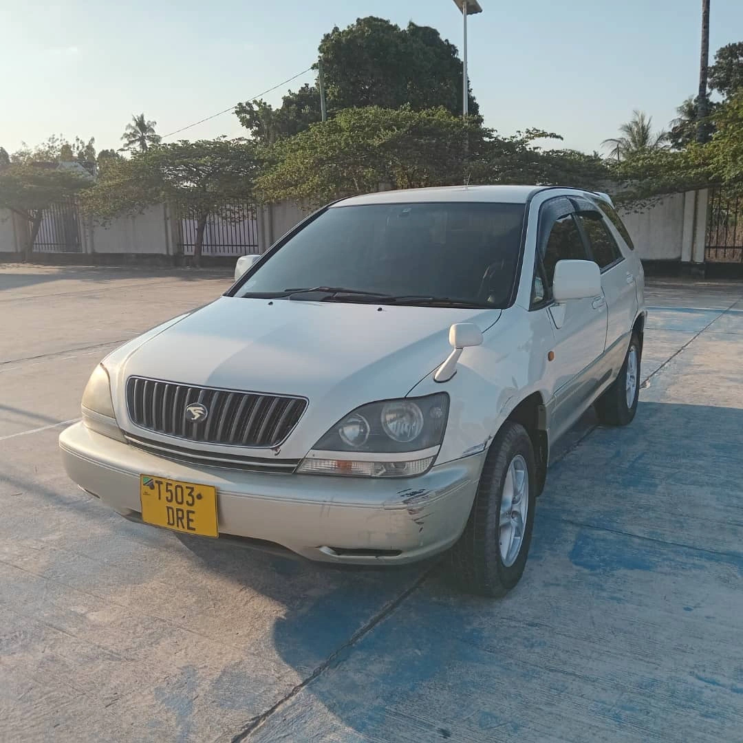 Toyota Harrier 2001 Automatic 2160 CC thumbnail 2