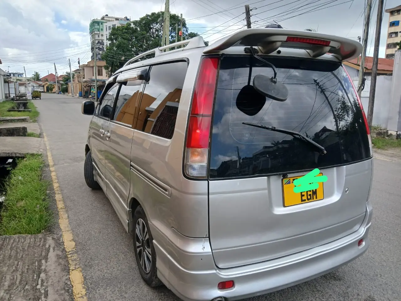 Toyota Noah Road Tourer 2001