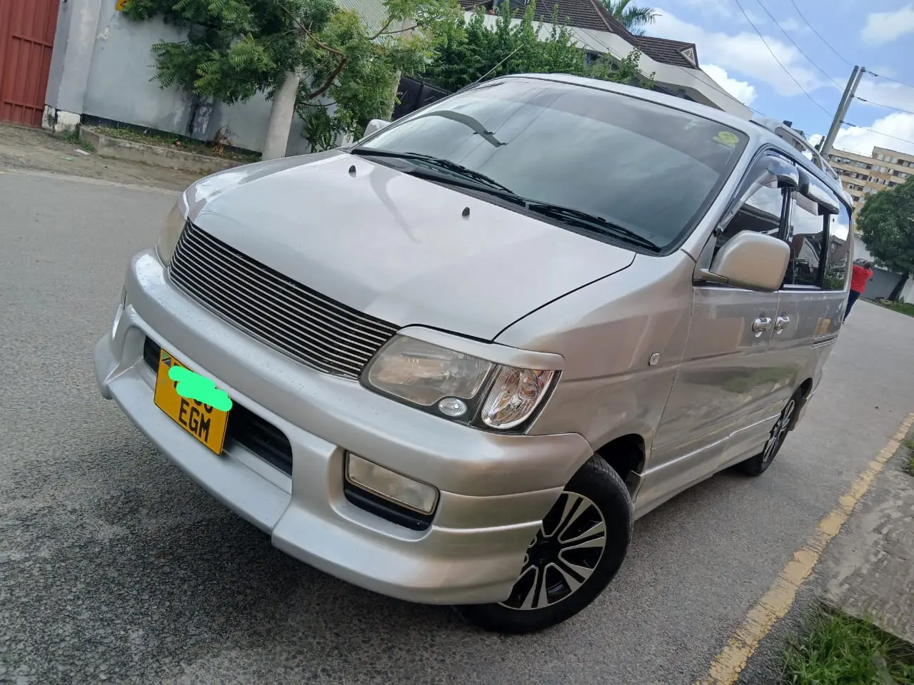 Toyota Noah Road Tourer 2001 thumbnail 6