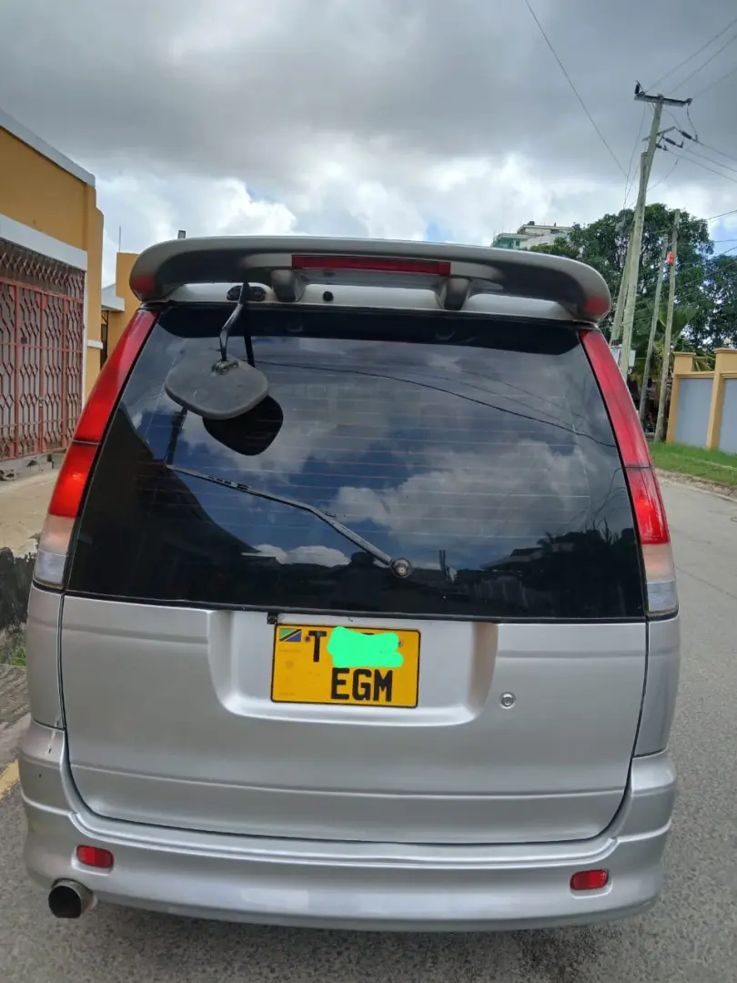 Toyota Noah Road Tourer 2001 thumbnail 7
