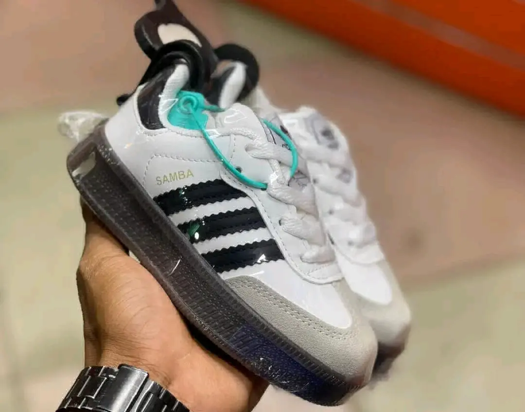 Sneakers za Watoto - Size Zote Zipo