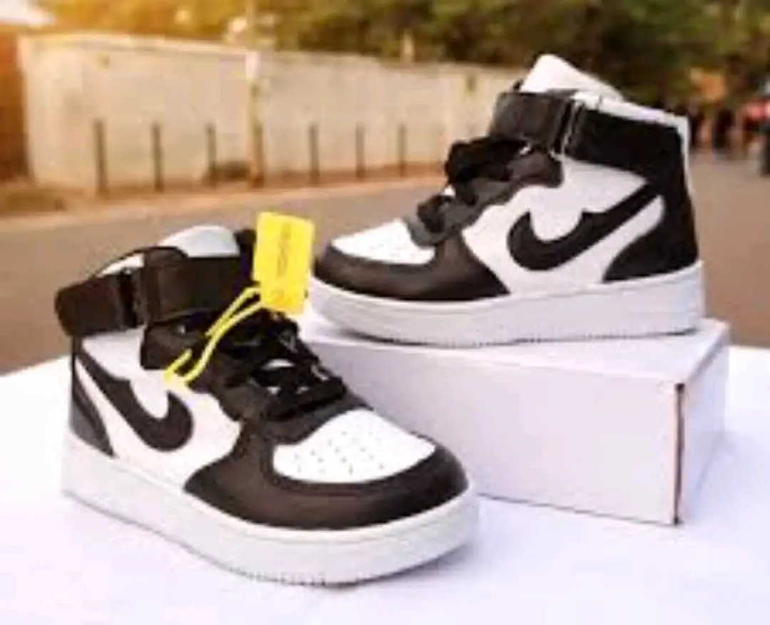 Sneakers za Watoto - Size Zote Zipo thumbnail 4