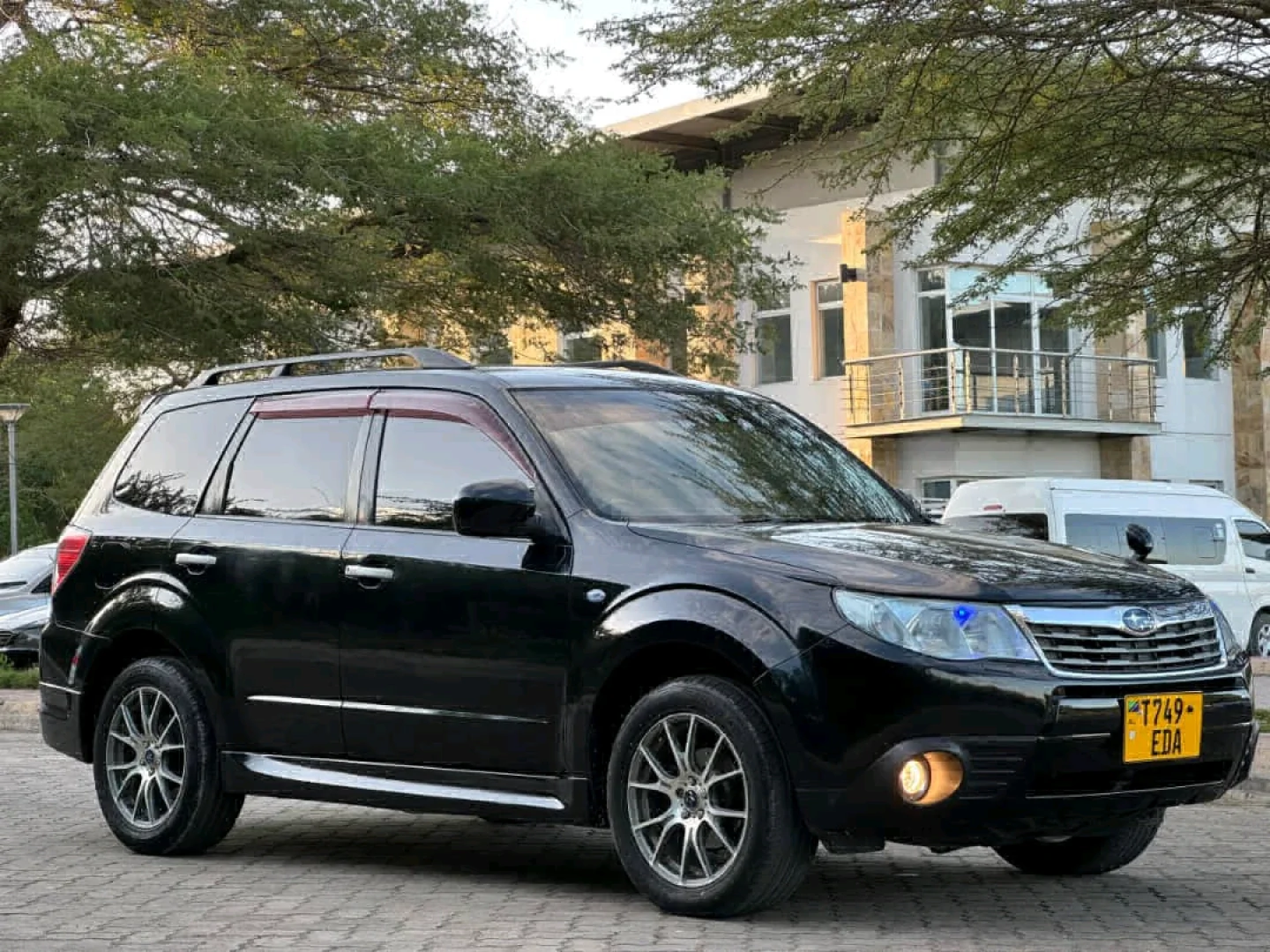 Black Subaru Forester 2009 (T749 EDA) thumbnail 3