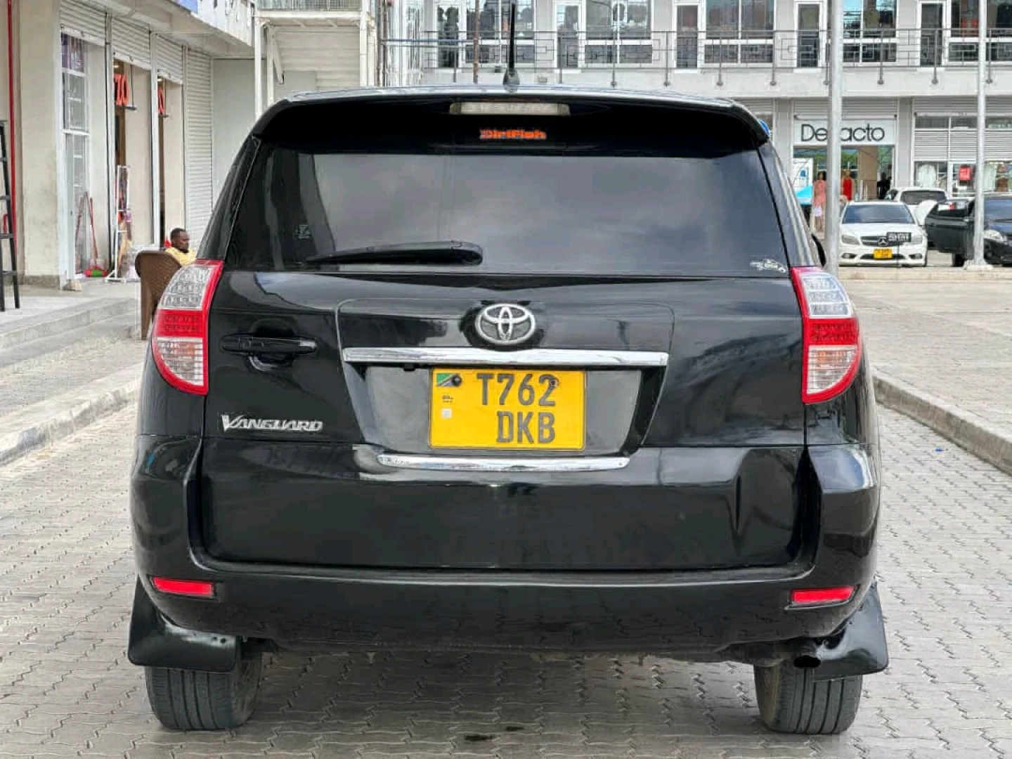 Black 2008 Toyota Vanguard SUV DKB thumbnail 3