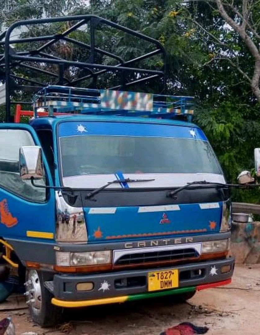 Used Mitsubishi Canter Cargo Truck (Engine 4D35) thumbnail 4