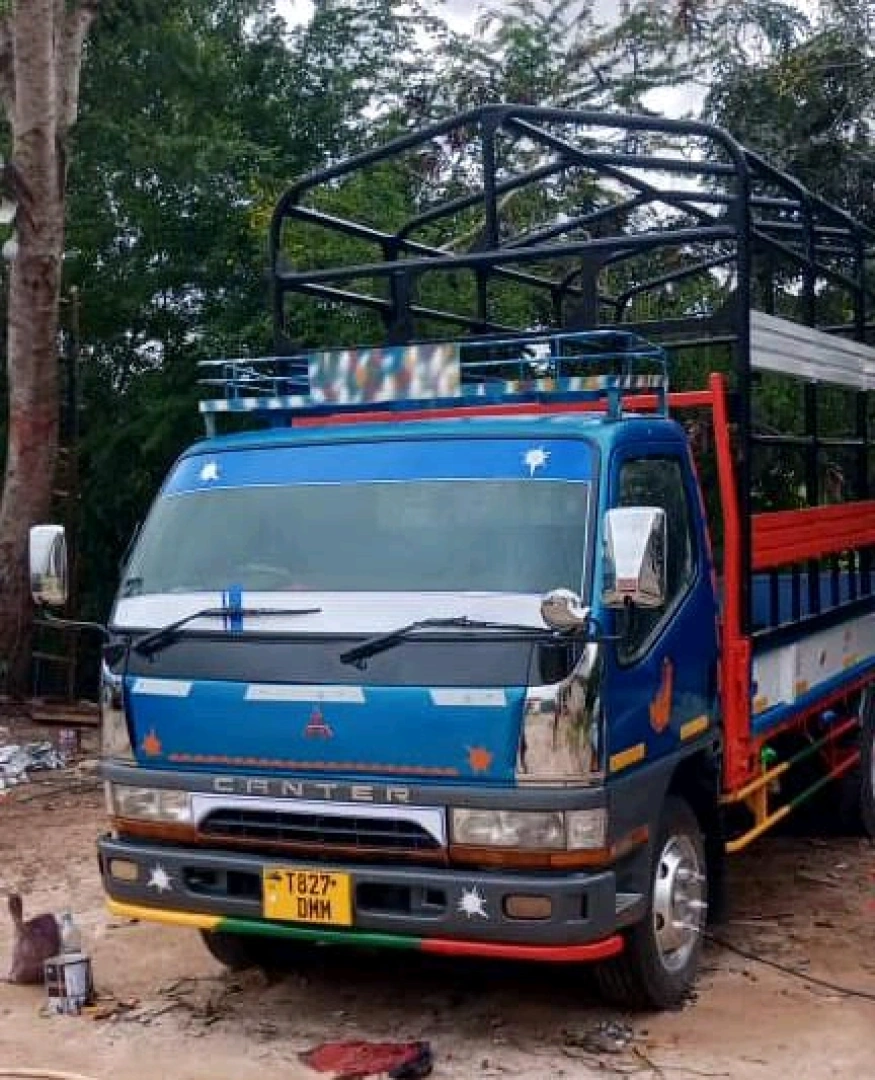 Used Mitsubishi Canter Cargo Truck (Engine 4D35) thumbnail 5