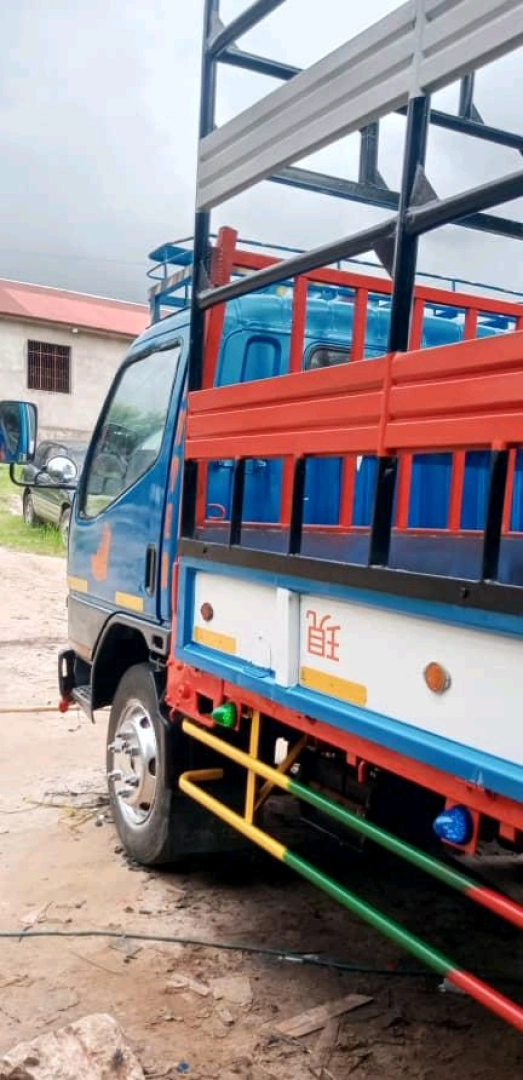 Used Mitsubishi Canter Cargo Truck (Engine 4D35) thumbnail 6