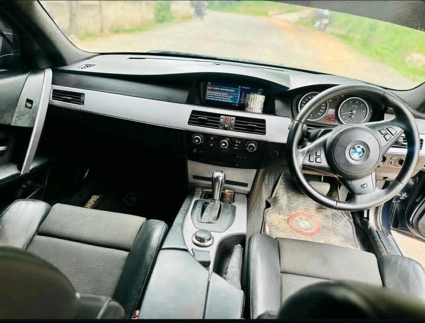 BMW 5 Series Sedan thumbnail 7