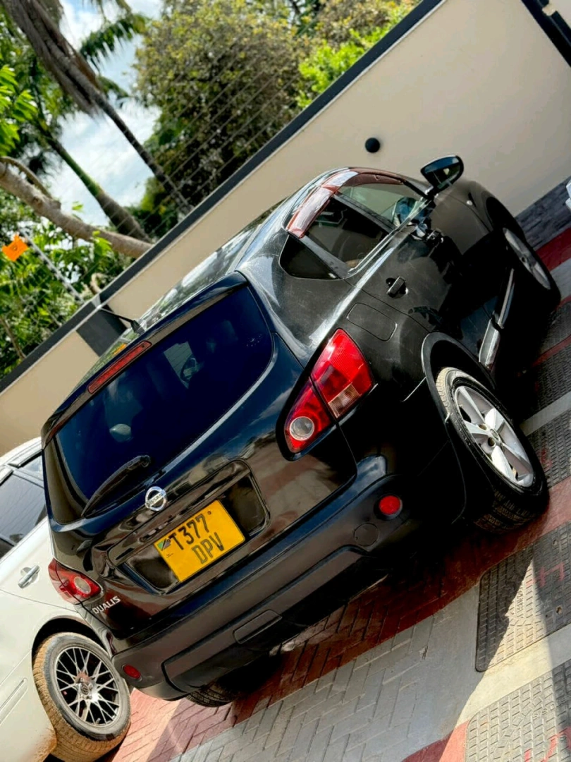 Black Nissan Dualis (Qashqai) 1990cc Sunroof Full AC thumbnail 2