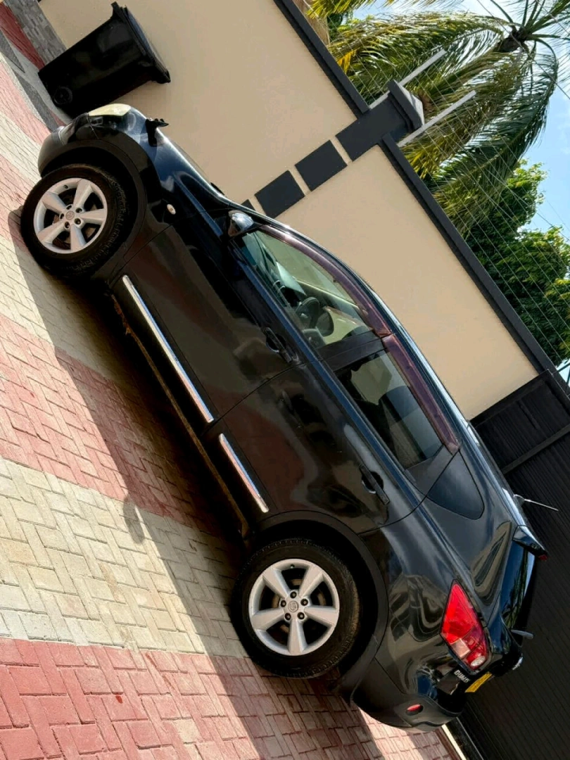 Black Nissan Dualis (Qashqai) 1990cc Sunroof Full AC thumbnail 3