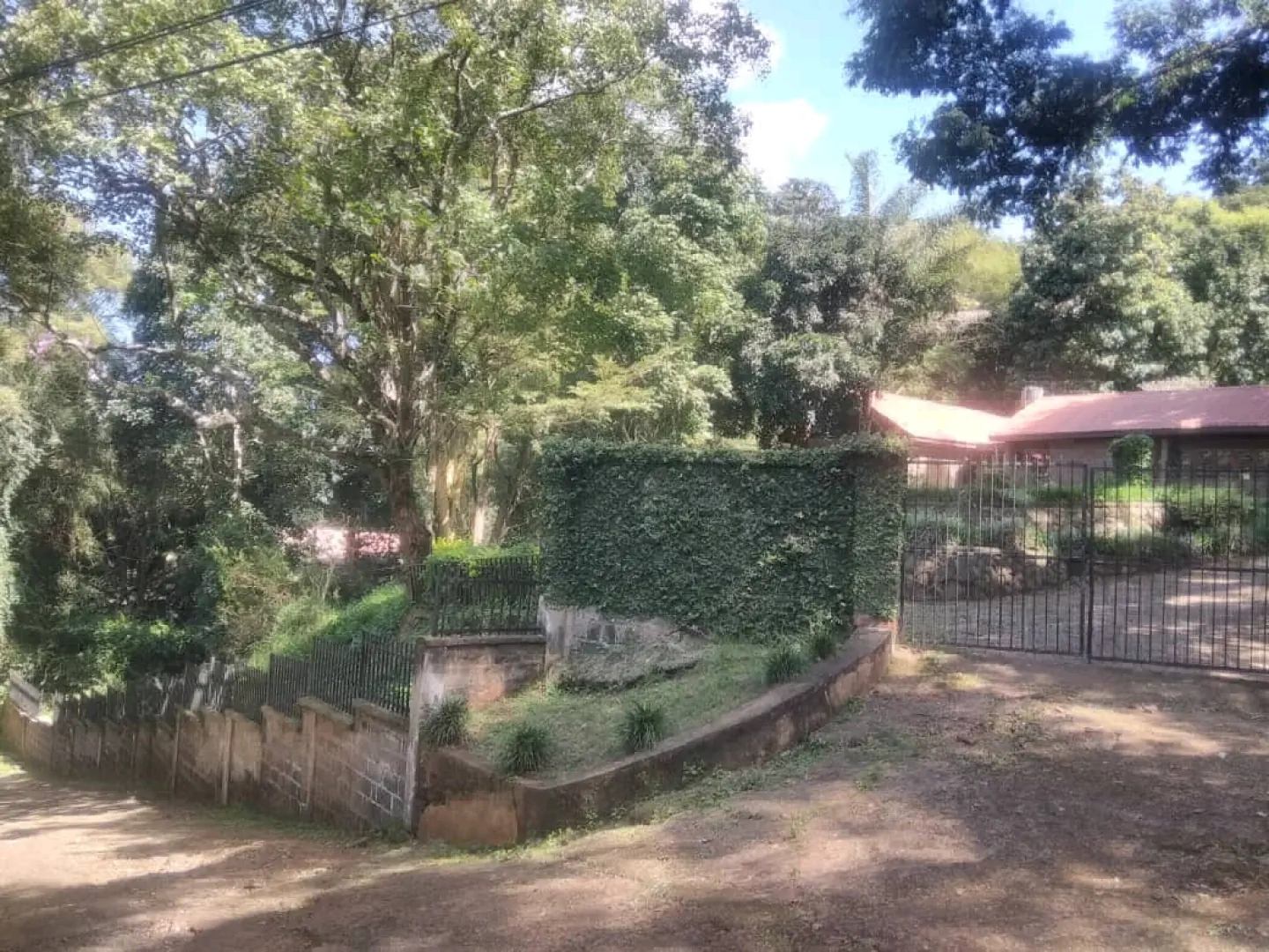 Spacious Hilltop House for Rent in Themi Hills, Arusha thumbnail 3
