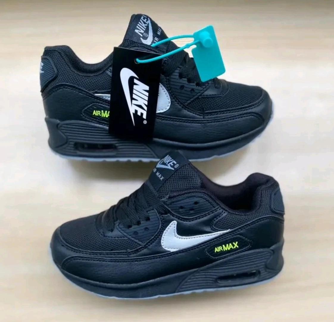 New Nike Air Max Sneakers for Children (Sizes 25-36) thumbnail 2
