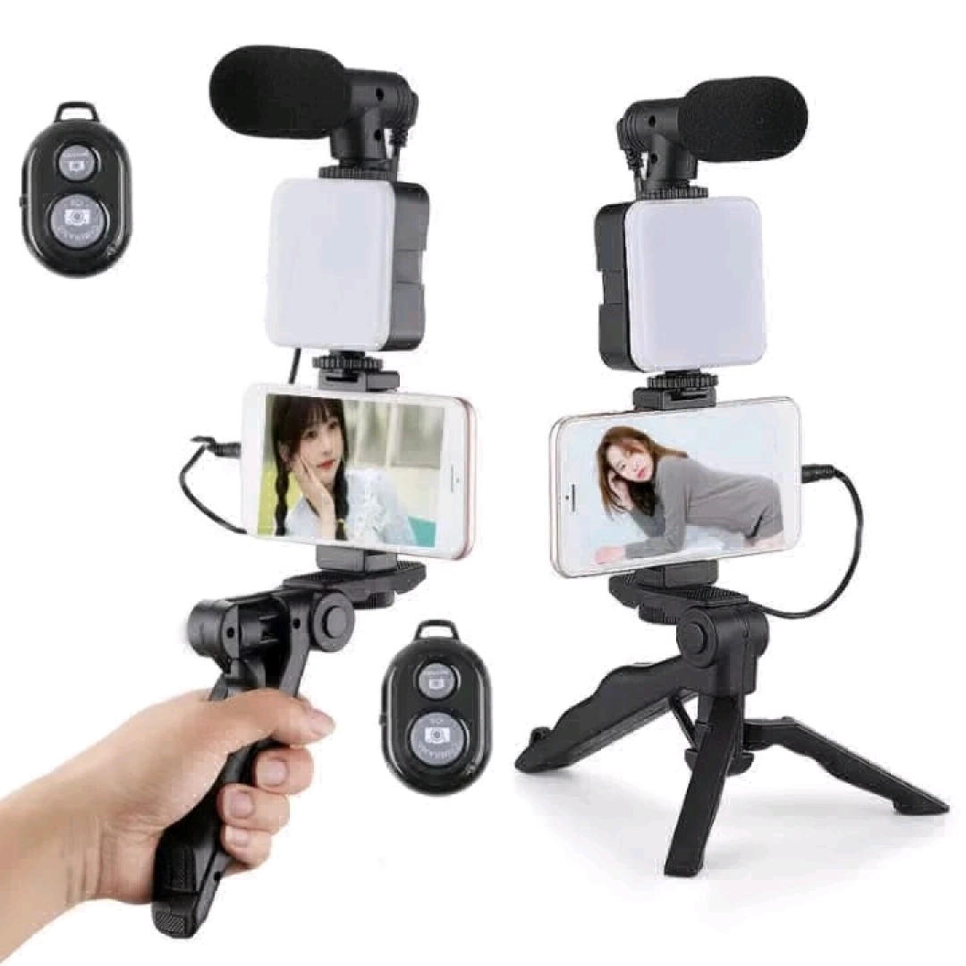 Vlogging Kit / Selfie Stick with LED Light and Mic