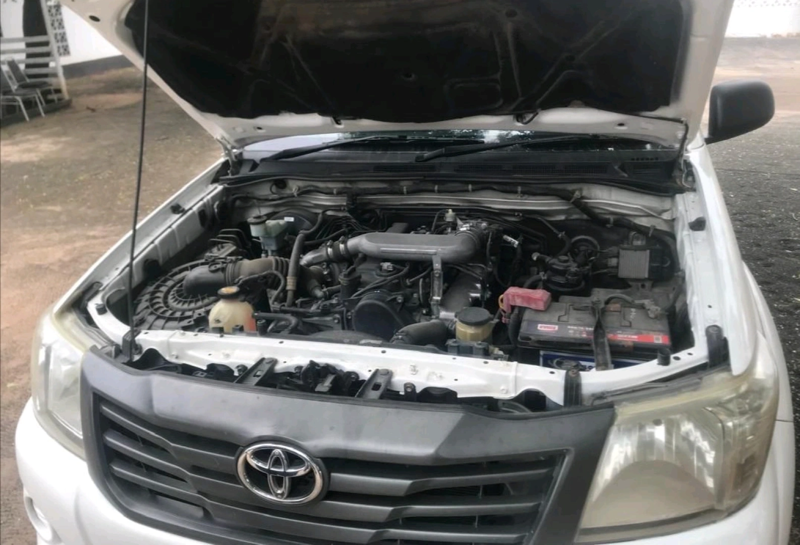 Toyota Hilux 2014 Diesel Pickup Truck thumbnail 3