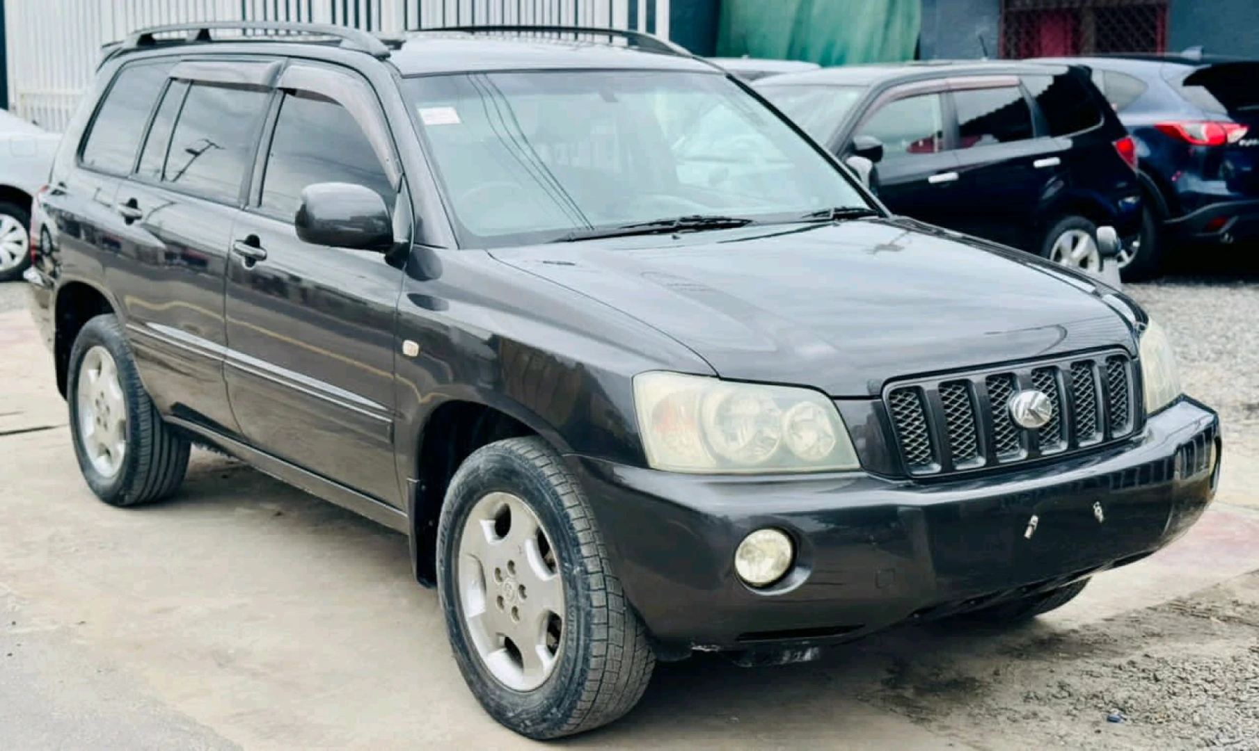Toyota Kluger SUV 2003 (2360 CC)
