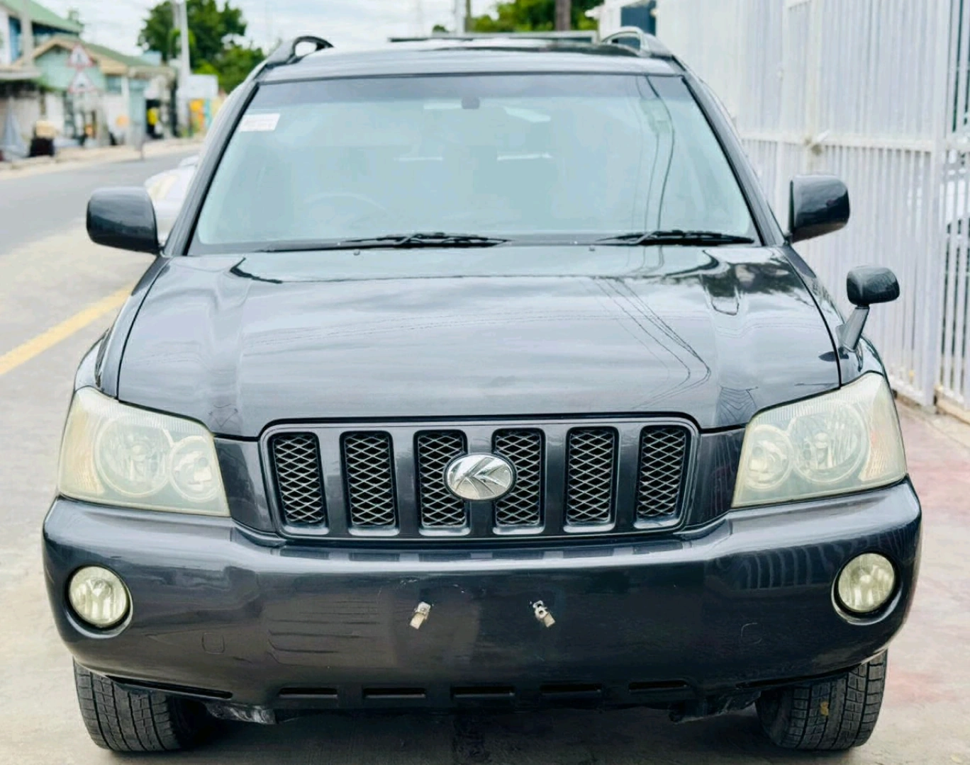 Toyota Kluger SUV 2003 (2360 CC) thumbnail 2