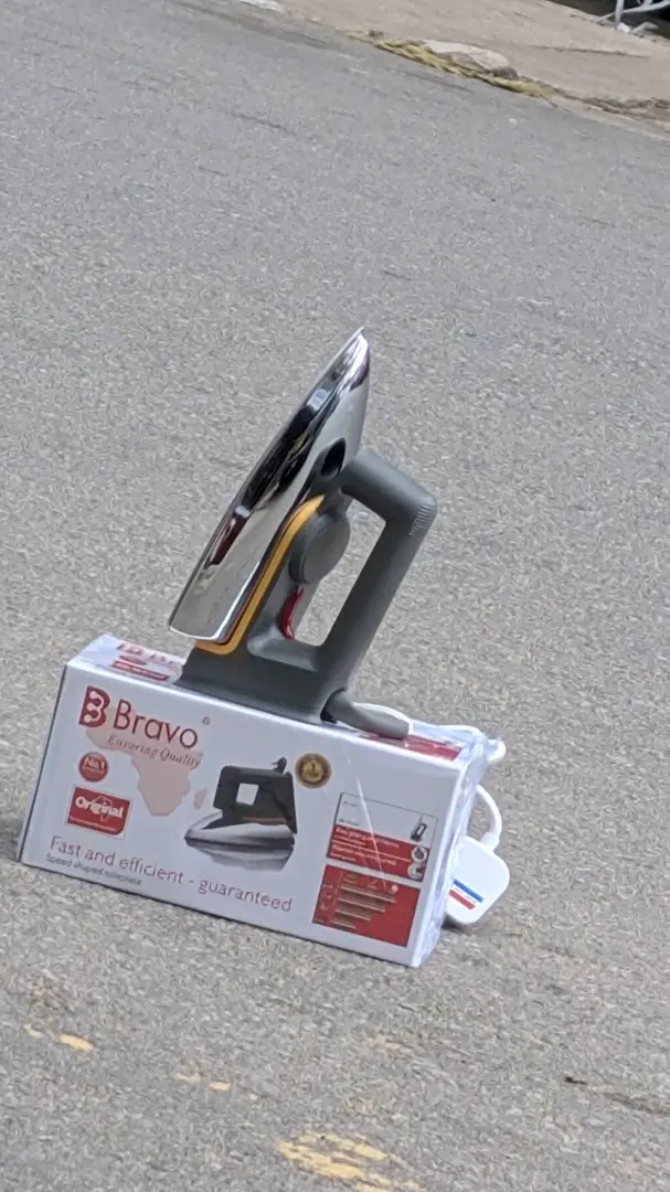 Bravo Dry Iron - Pasi ya Umeme thumbnail 3