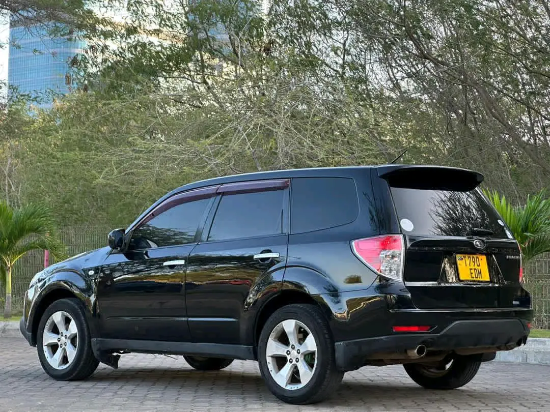 Subaru Forester 2009 Nyeusi thumbnail 2