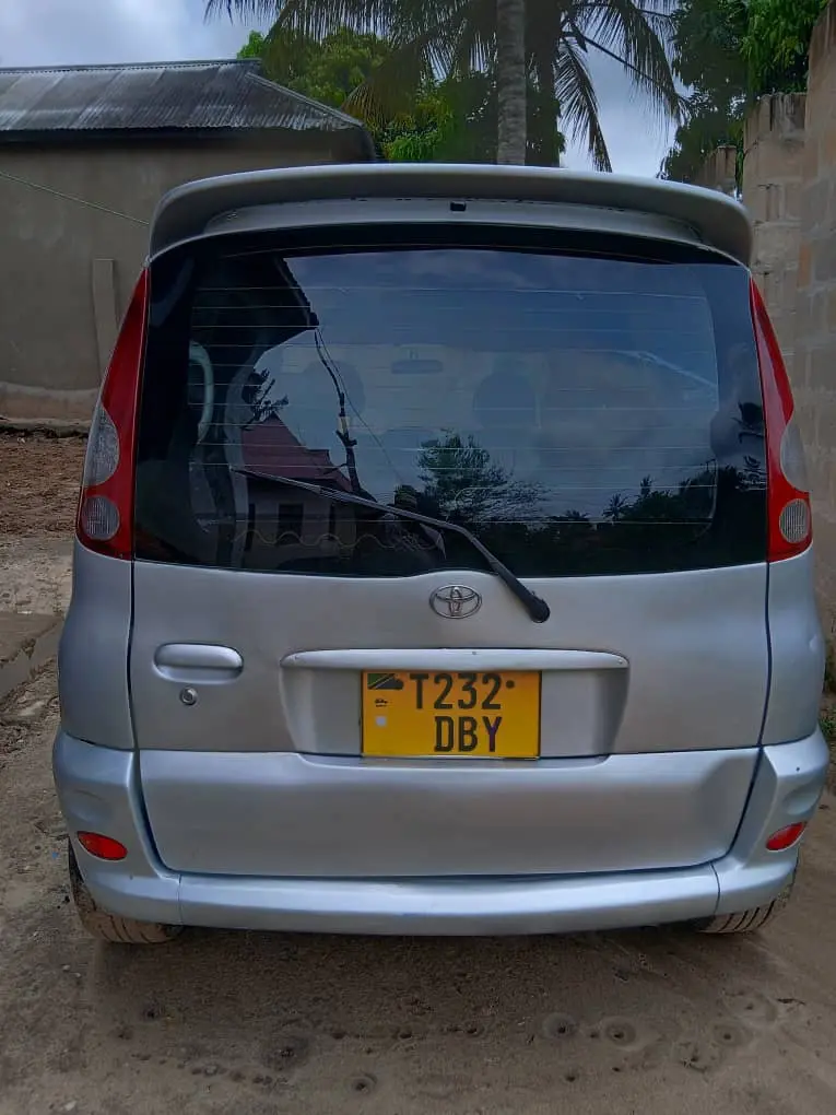 Toyota Funcargo DBY