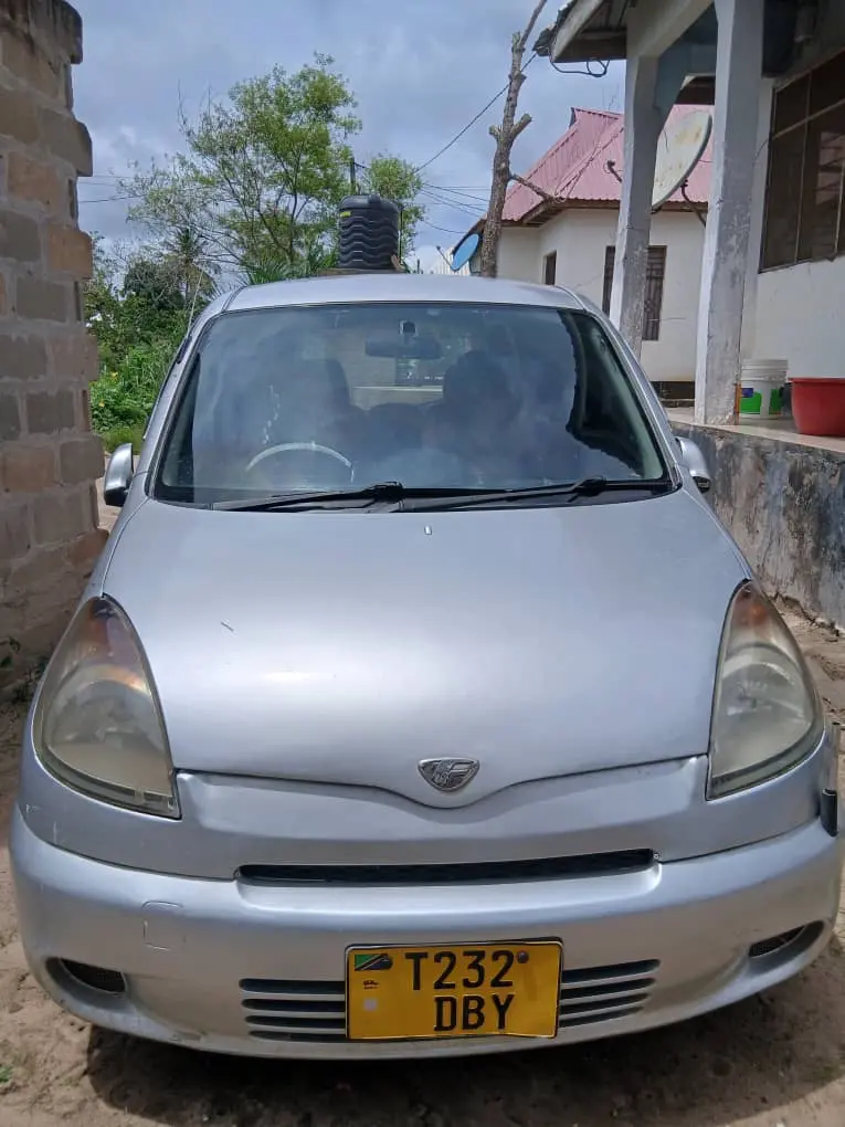 Toyota Funcargo DBY thumbnail 2