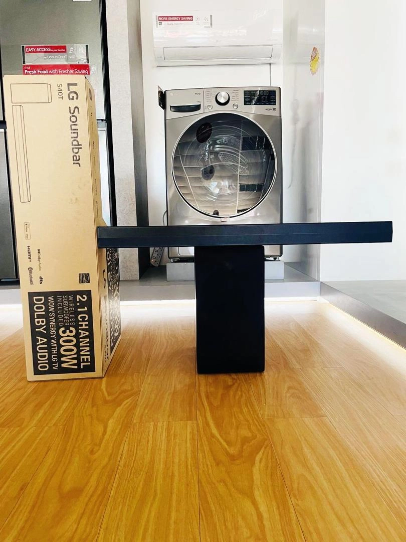 LG Soundbar Wireless 2.1 Channel 300W Dolby Audio
