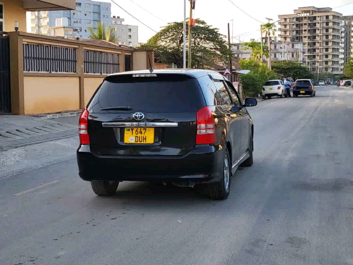 Toyota Wish 2004 Black Minivan 1790 CC thumbnail 4