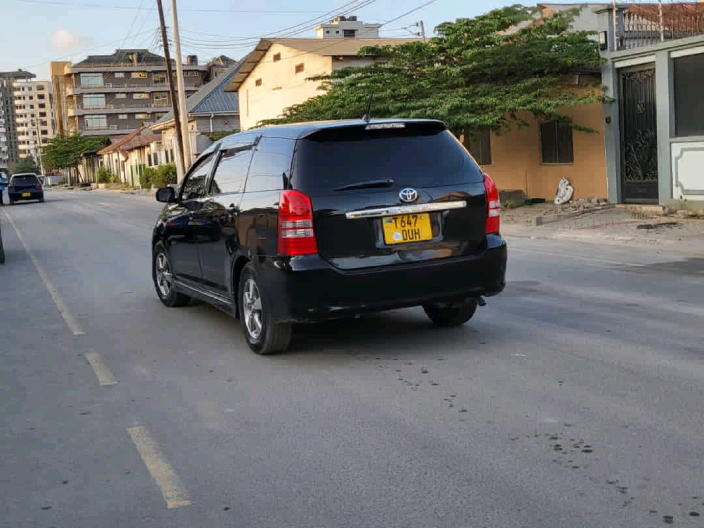 Toyota Wish 2004 Black Minivan 1790 CC thumbnail 5