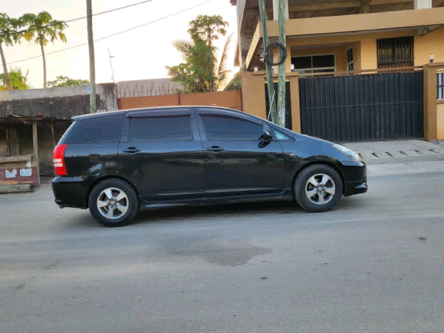 Toyota Wish 2004 Black Minivan 1790 CC thumbnail 6