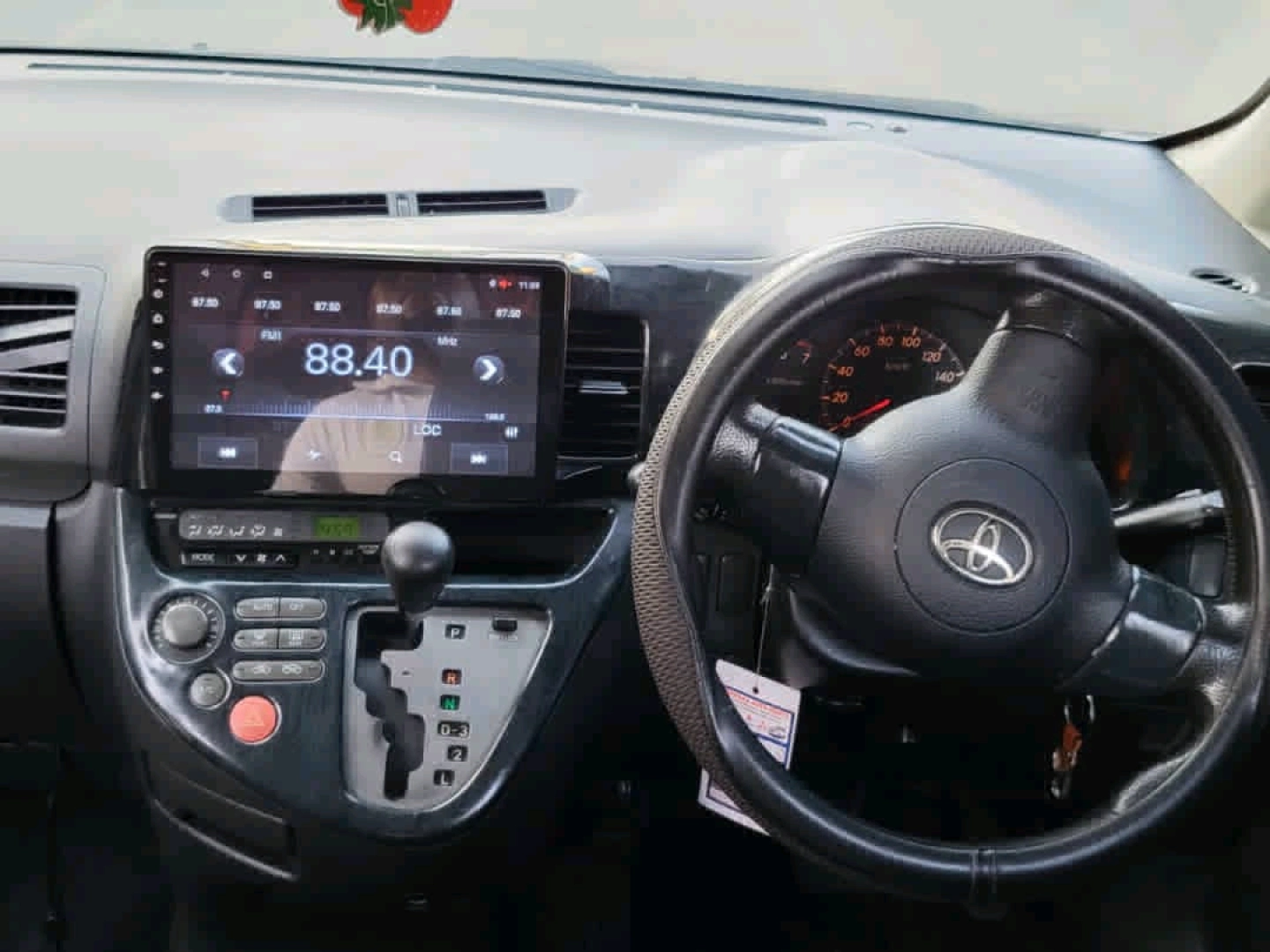 Toyota Wish 2004 Black Minivan 1790 CC thumbnail 8