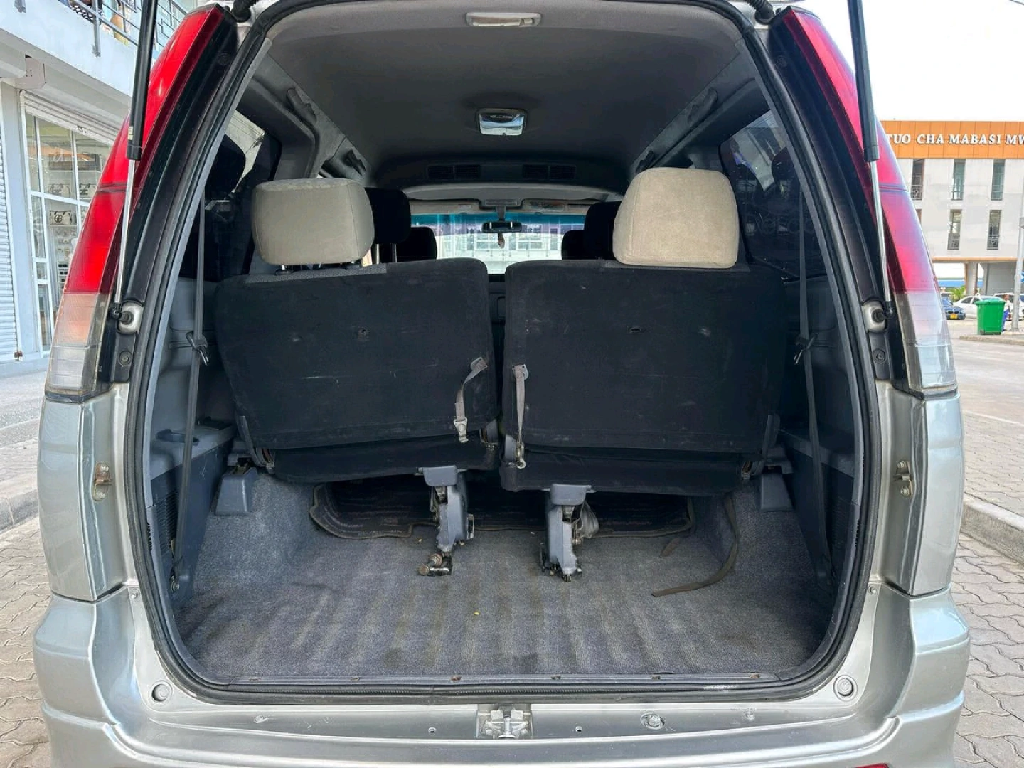Toyota Noah SR50 Van 2001 (EBN) For Sale thumbnail 3