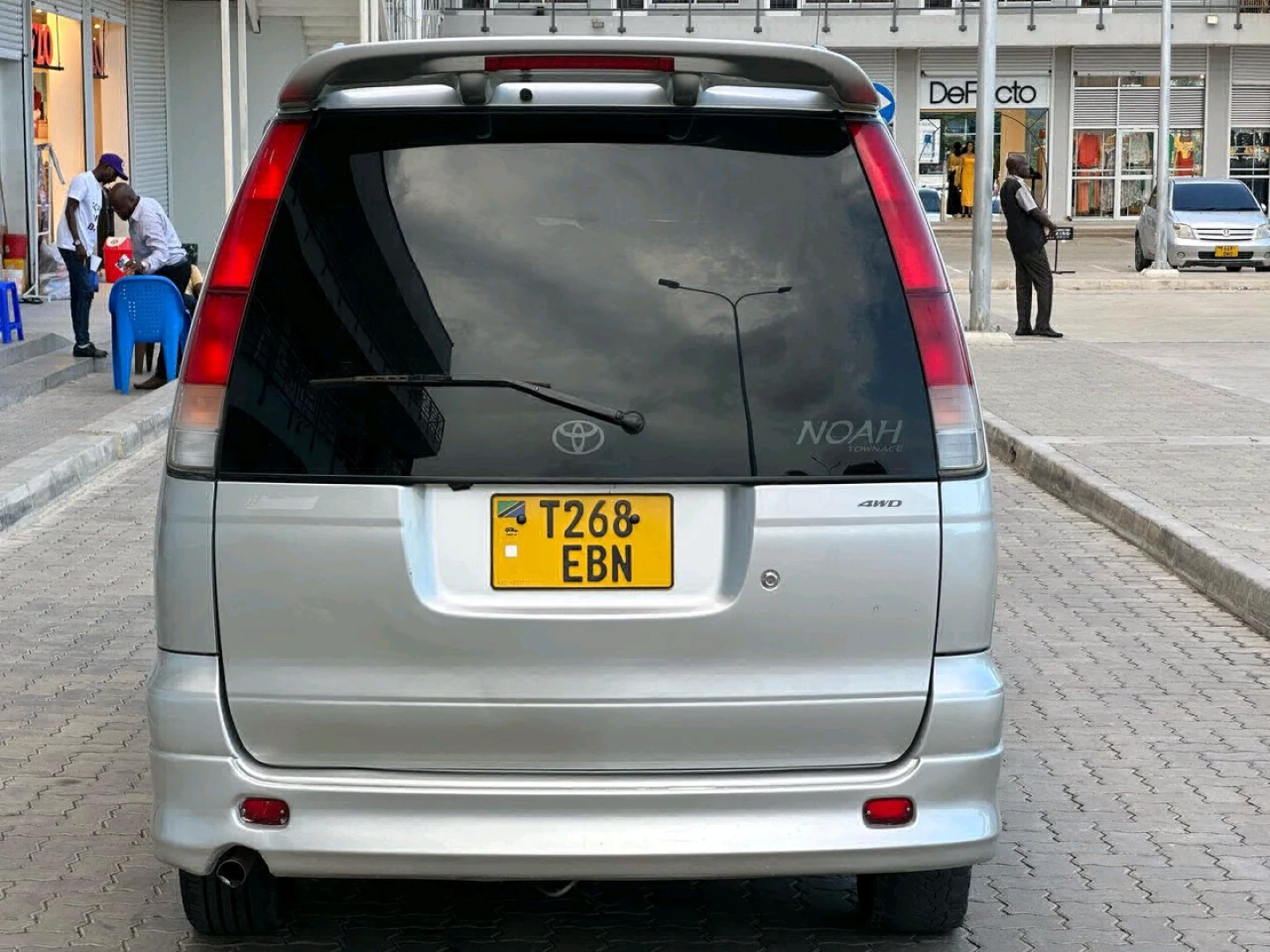 Toyota Noah SR50 Van 2001 (EBN) For Sale thumbnail 6