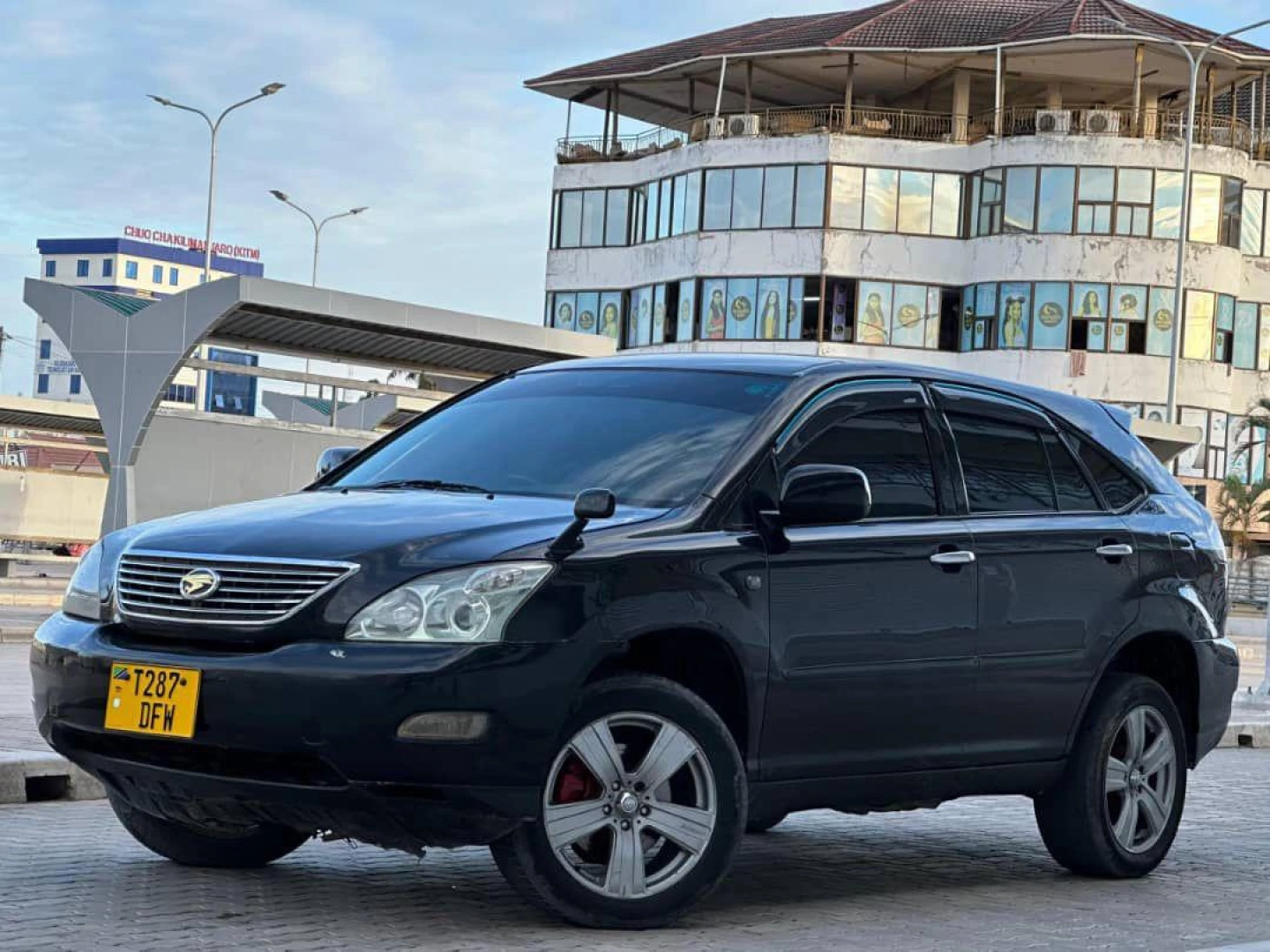 Toyota Harrier 240G New Model DFW thumbnail 3