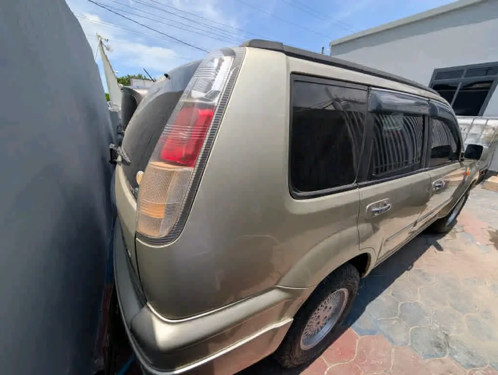 Nissan X-Trail 2008 Gold thumbnail 4