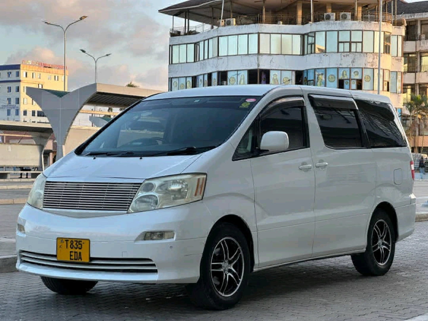 Toyota Alphard 2003 - Full AC thumbnail 5