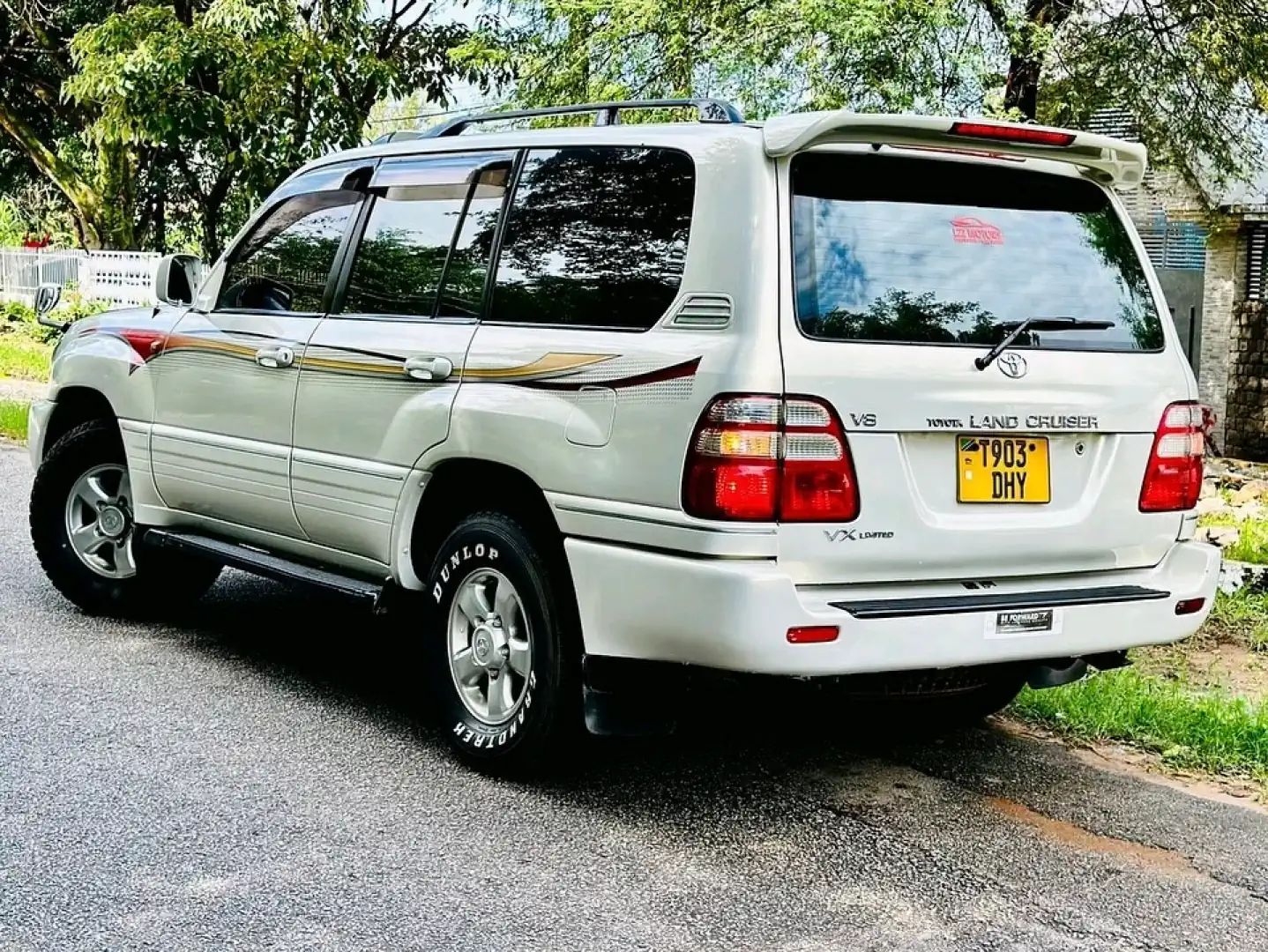 Toyota Land Cruiser SUV 1999 Model thumbnail 6