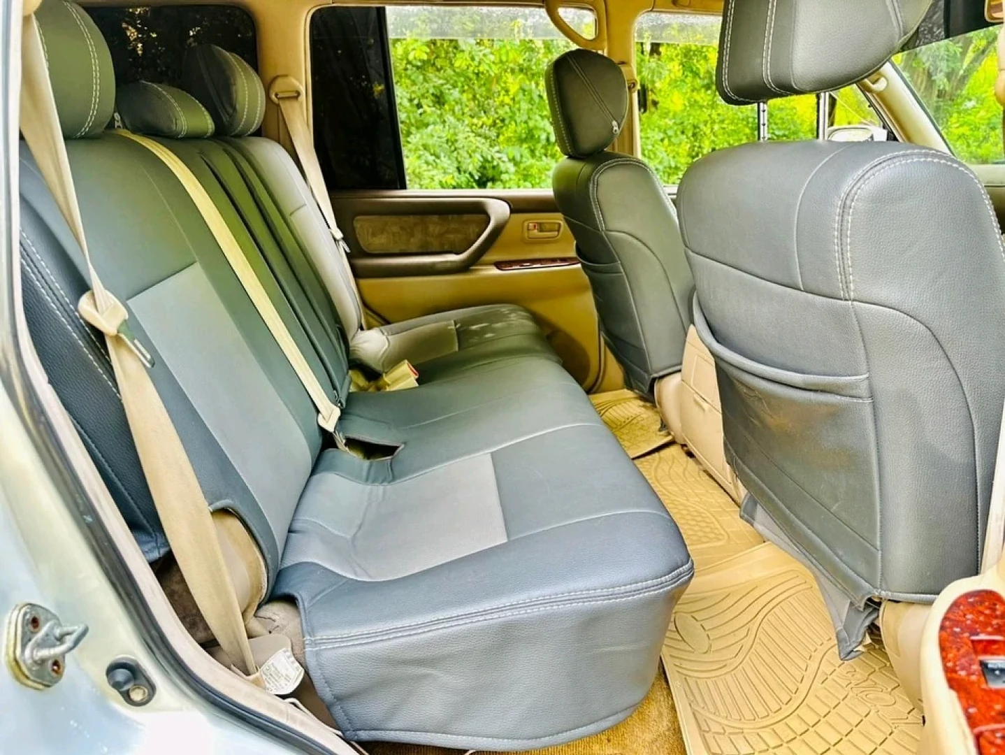 Toyota Land Cruiser SUV 1999 Model thumbnail 7