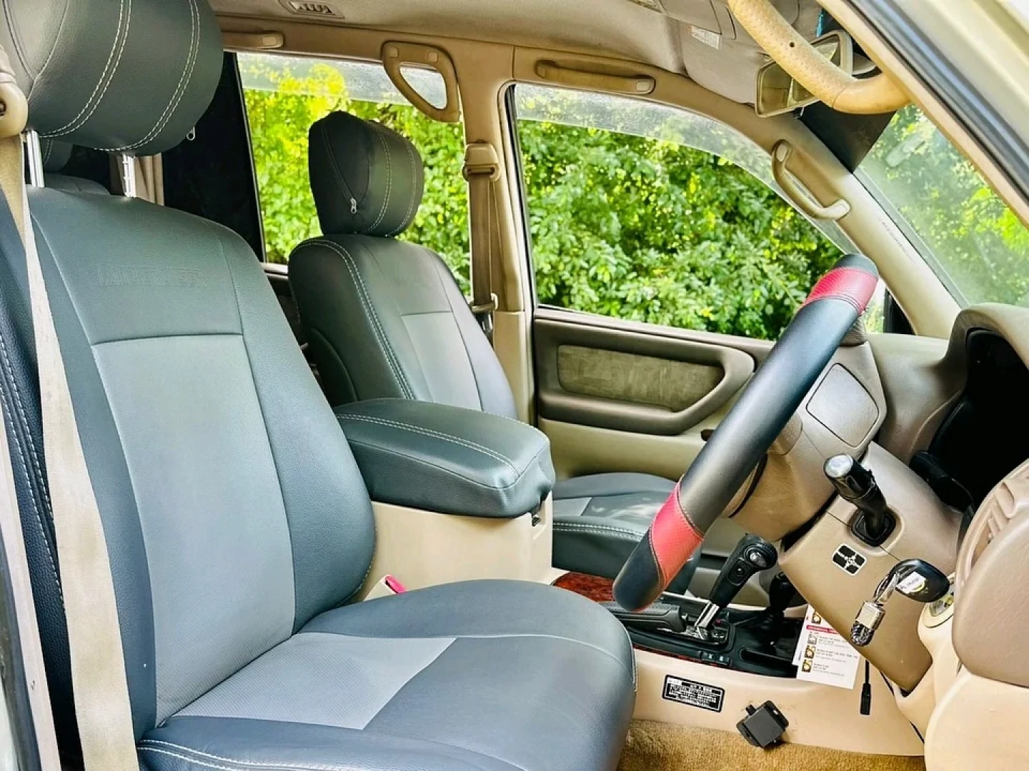 Toyota Land Cruiser SUV 1999 Model thumbnail 9