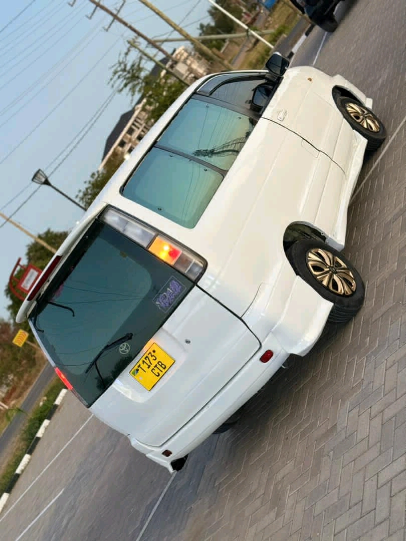 Toyota Noah SR40 - Full AC, 1990cc thumbnail 5