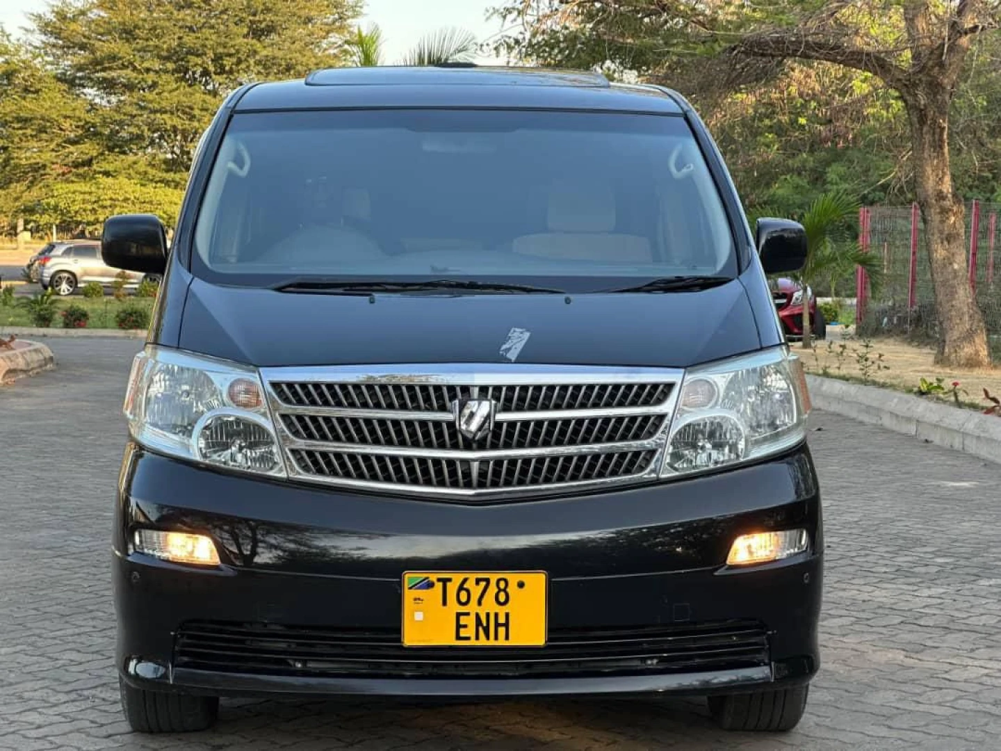 Black Toyota Alphard 2004 (2360cc) - Very Good Condition thumbnail 2
