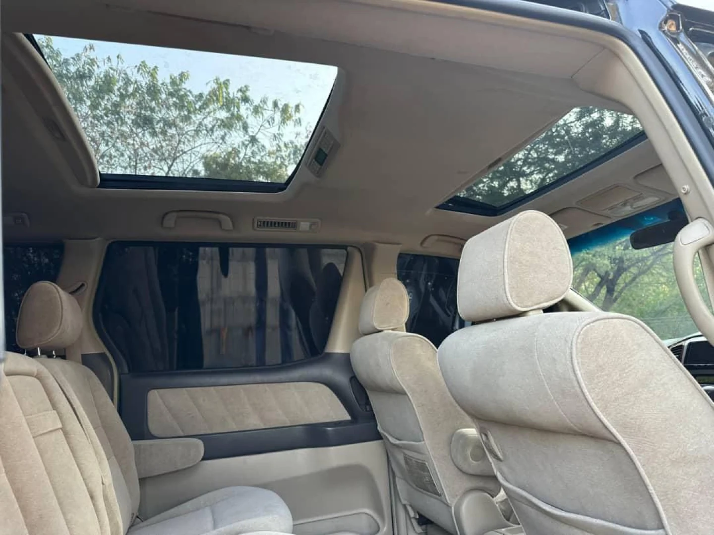 Black Toyota Alphard 2004 (2360cc) - Very Good Condition thumbnail 6
