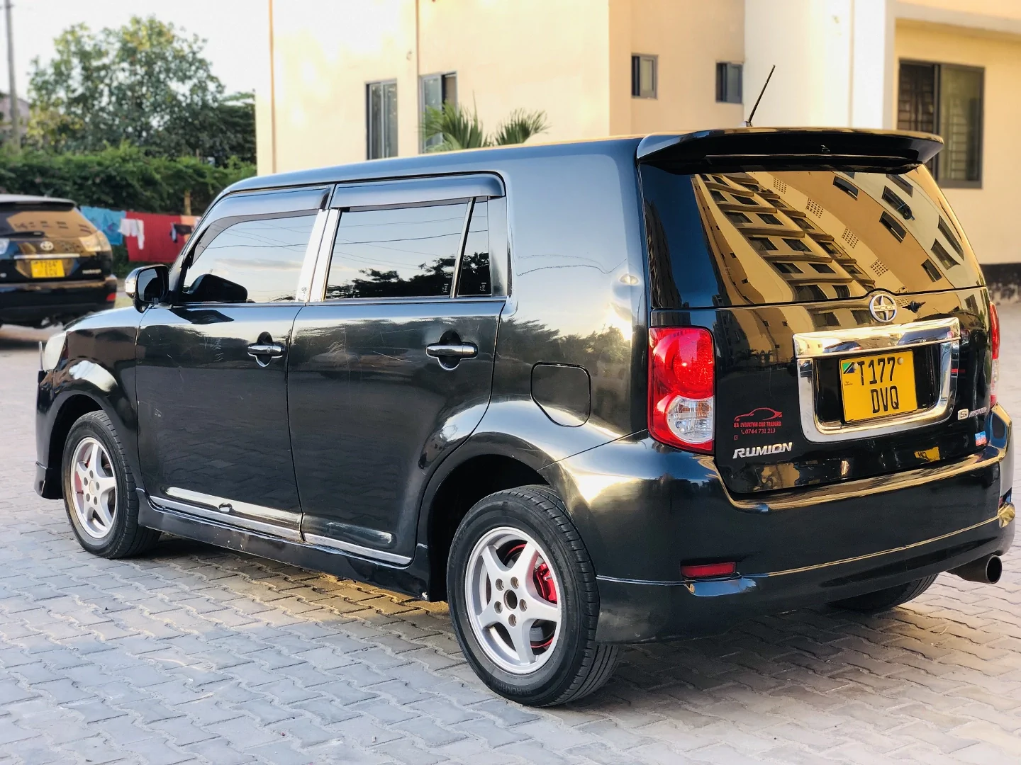 Black Toyota Rumion 2010 Automatic for Sale thumbnail 2