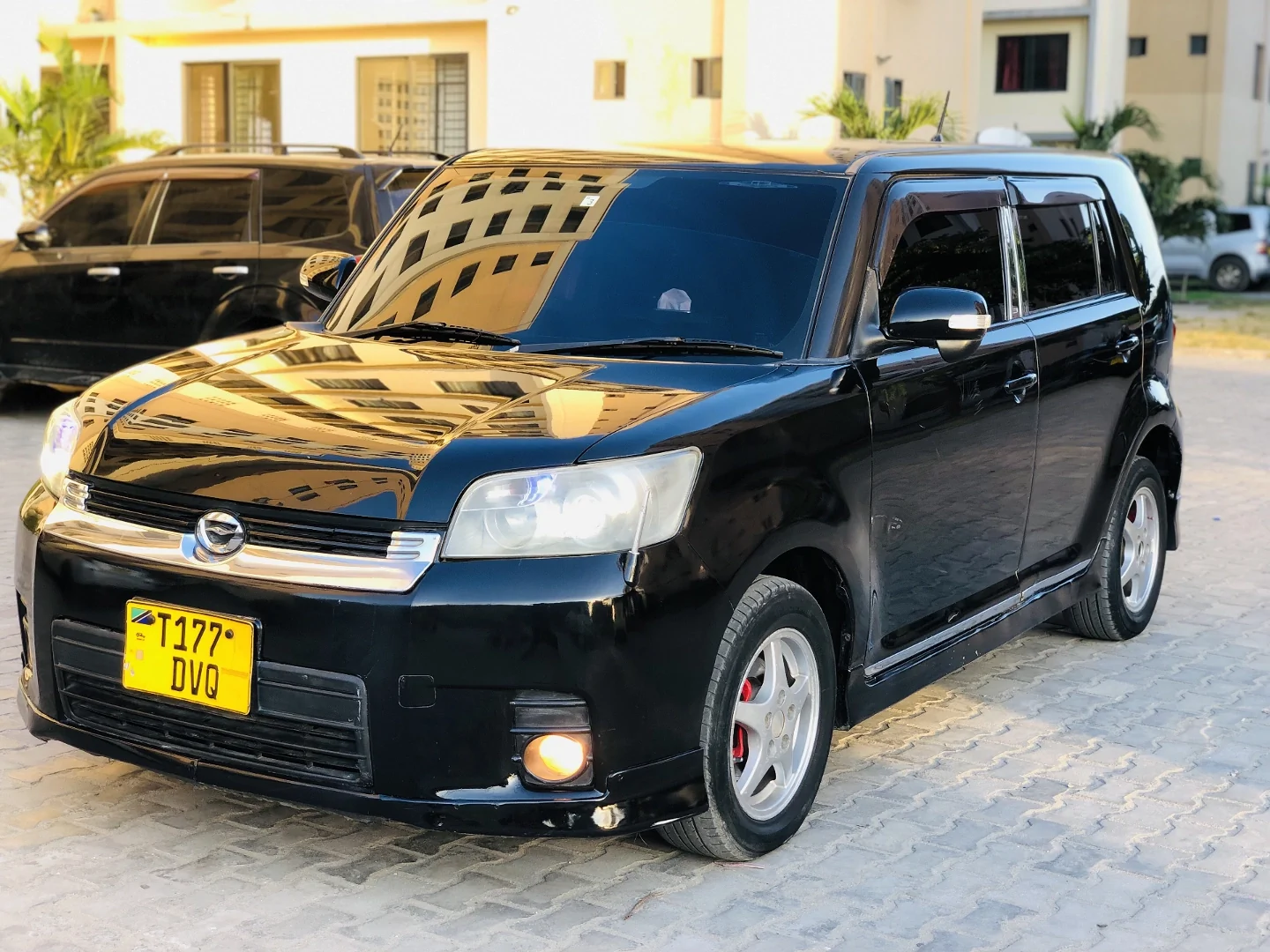 Black Toyota Rumion 2010 Automatic for Sale thumbnail 4