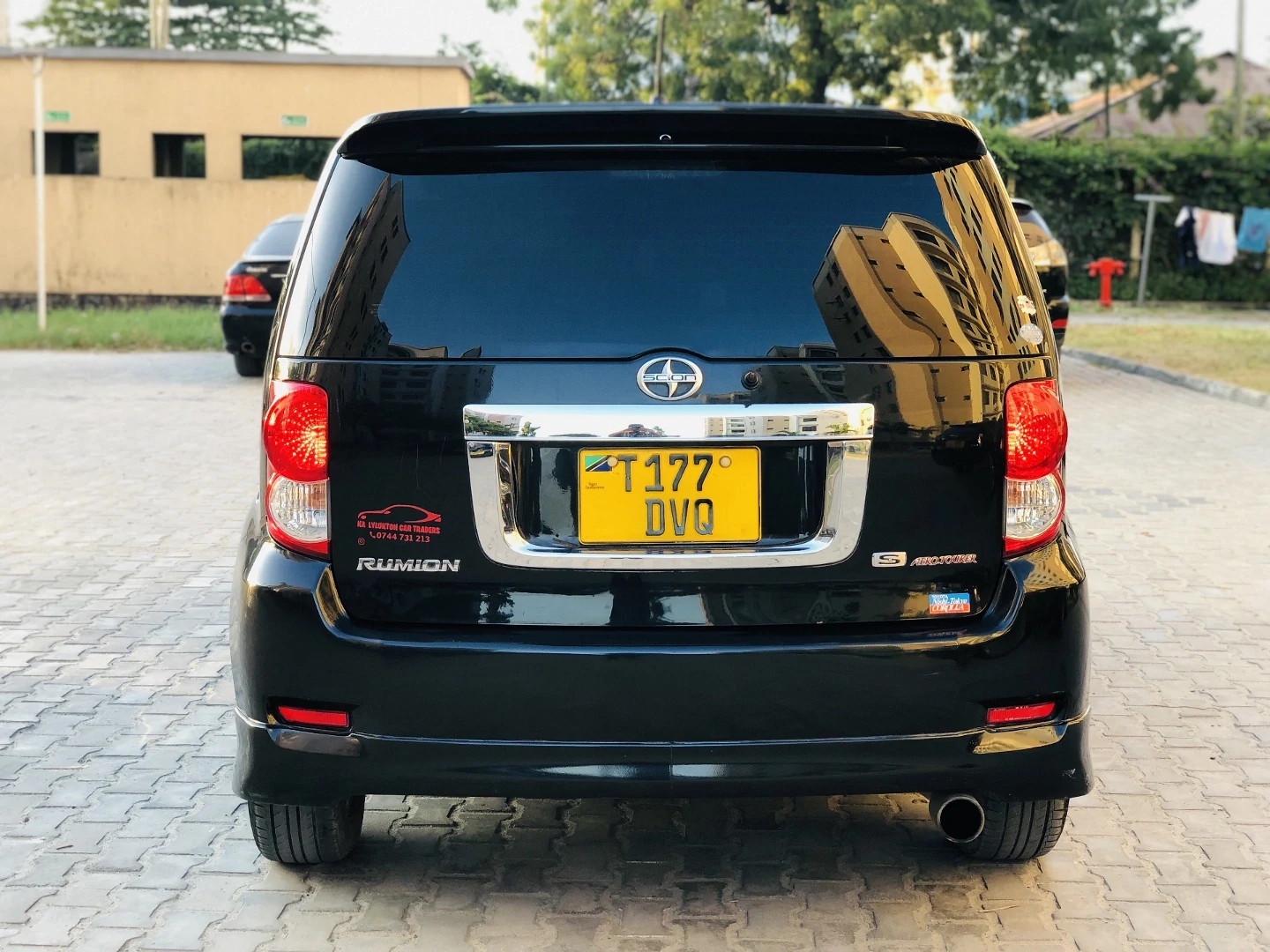 Black Toyota Rumion 2010 Automatic for Sale thumbnail 5