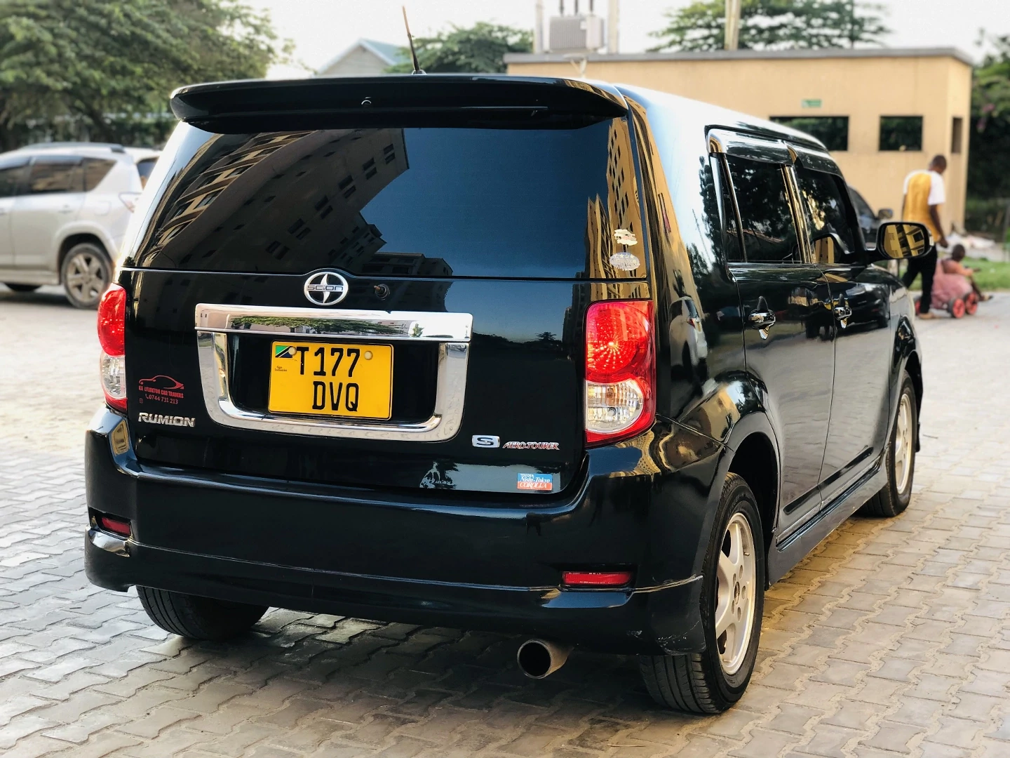 Black Toyota Rumion 2010 Automatic for Sale thumbnail 6