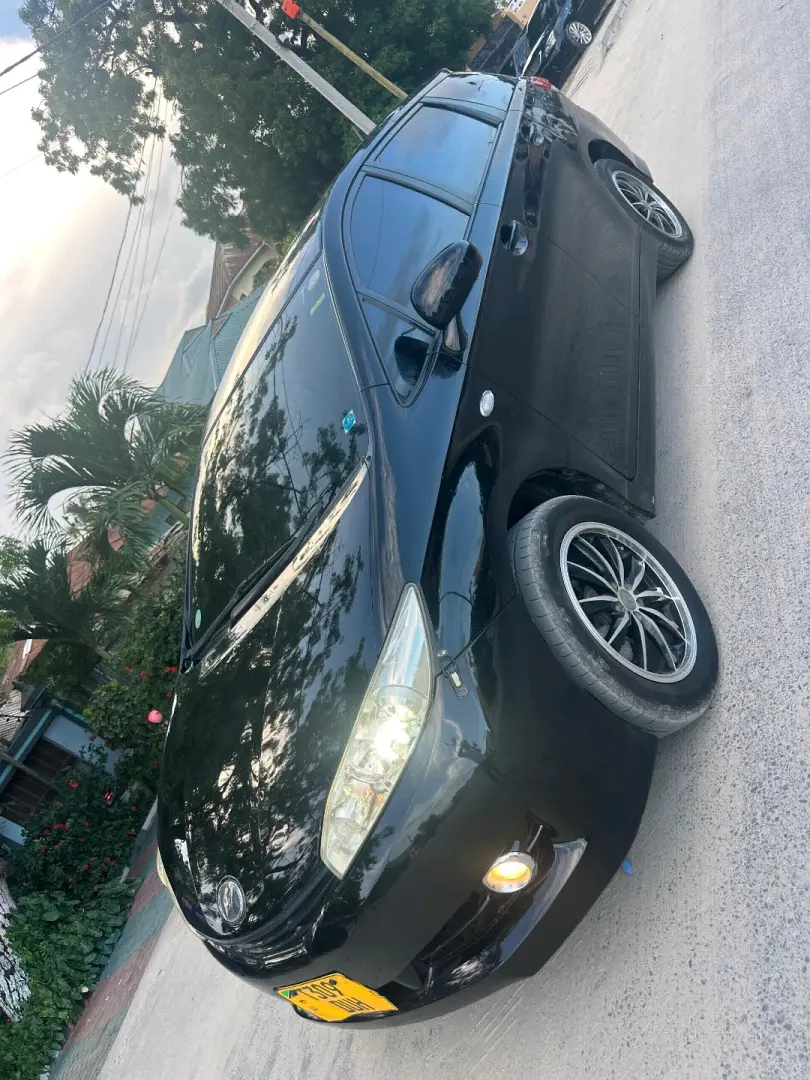 Toyota Wish 2010 Automatic Car thumbnail 2