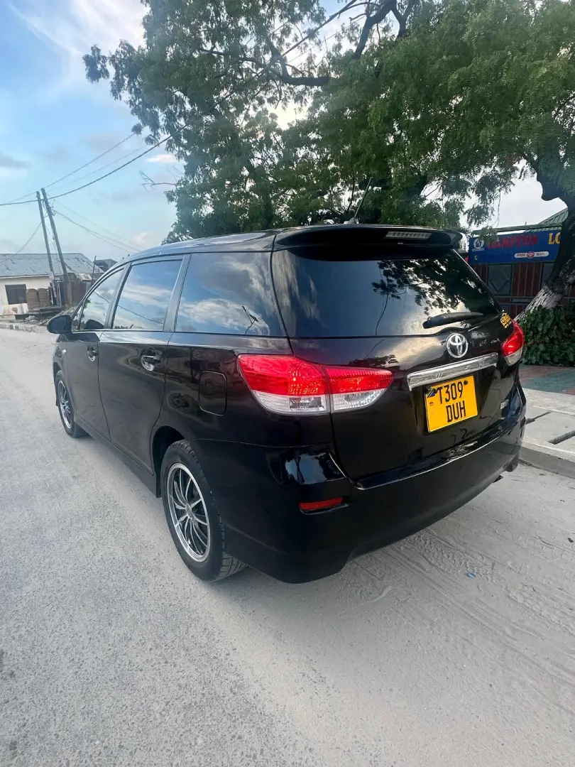 Toyota Wish 2010 Automatic Car thumbnail 3