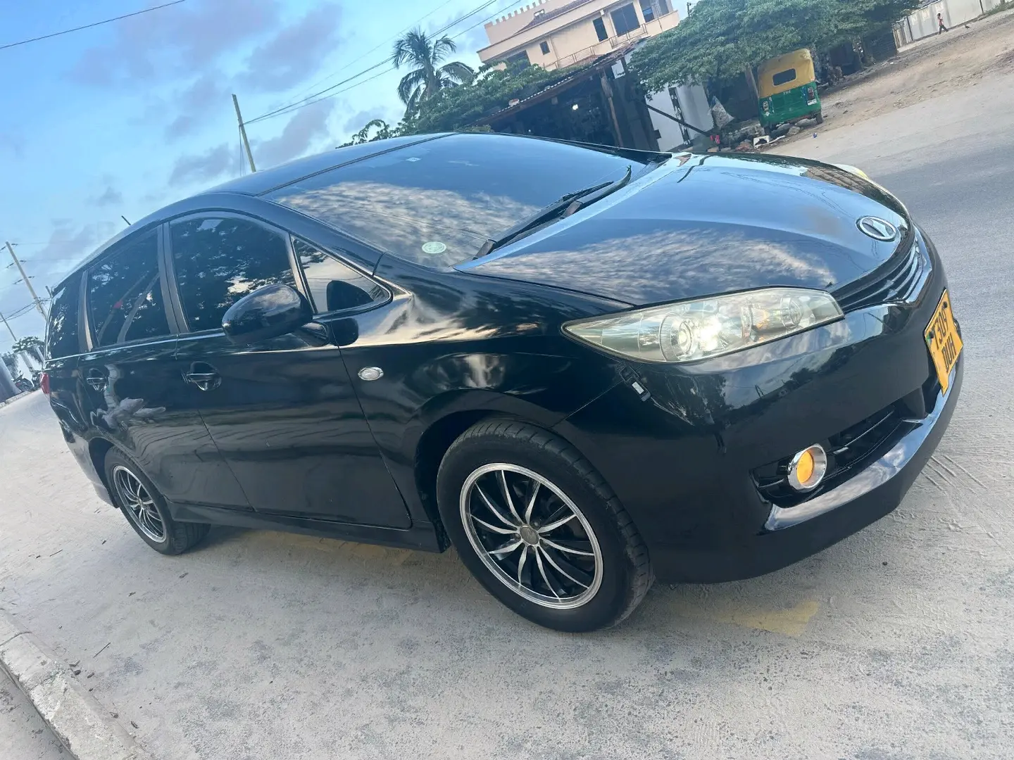 Toyota Wish 2010 Automatic Car thumbnail 4