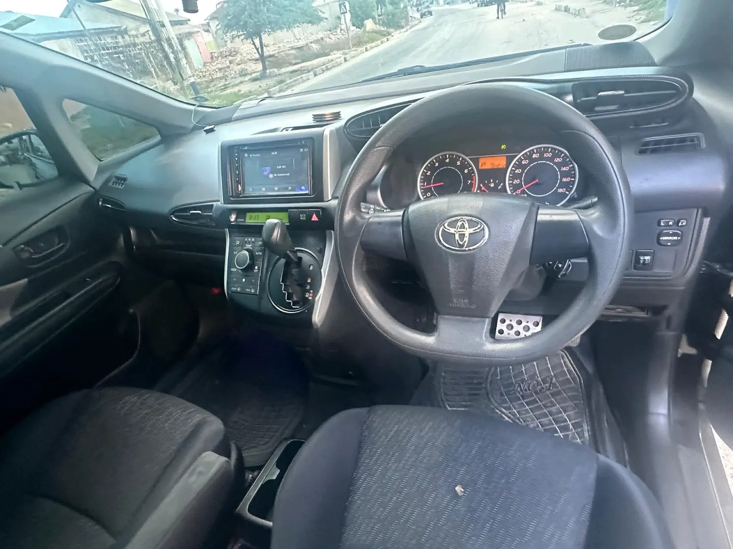 Toyota Wish 2010 Automatic Car thumbnail 7