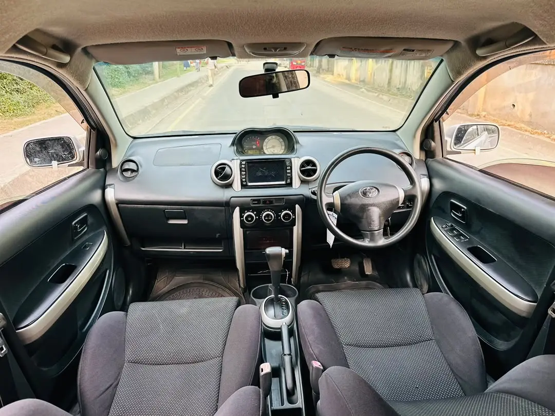 Toyota Ist 2004 (DPJ) thumbnail 3